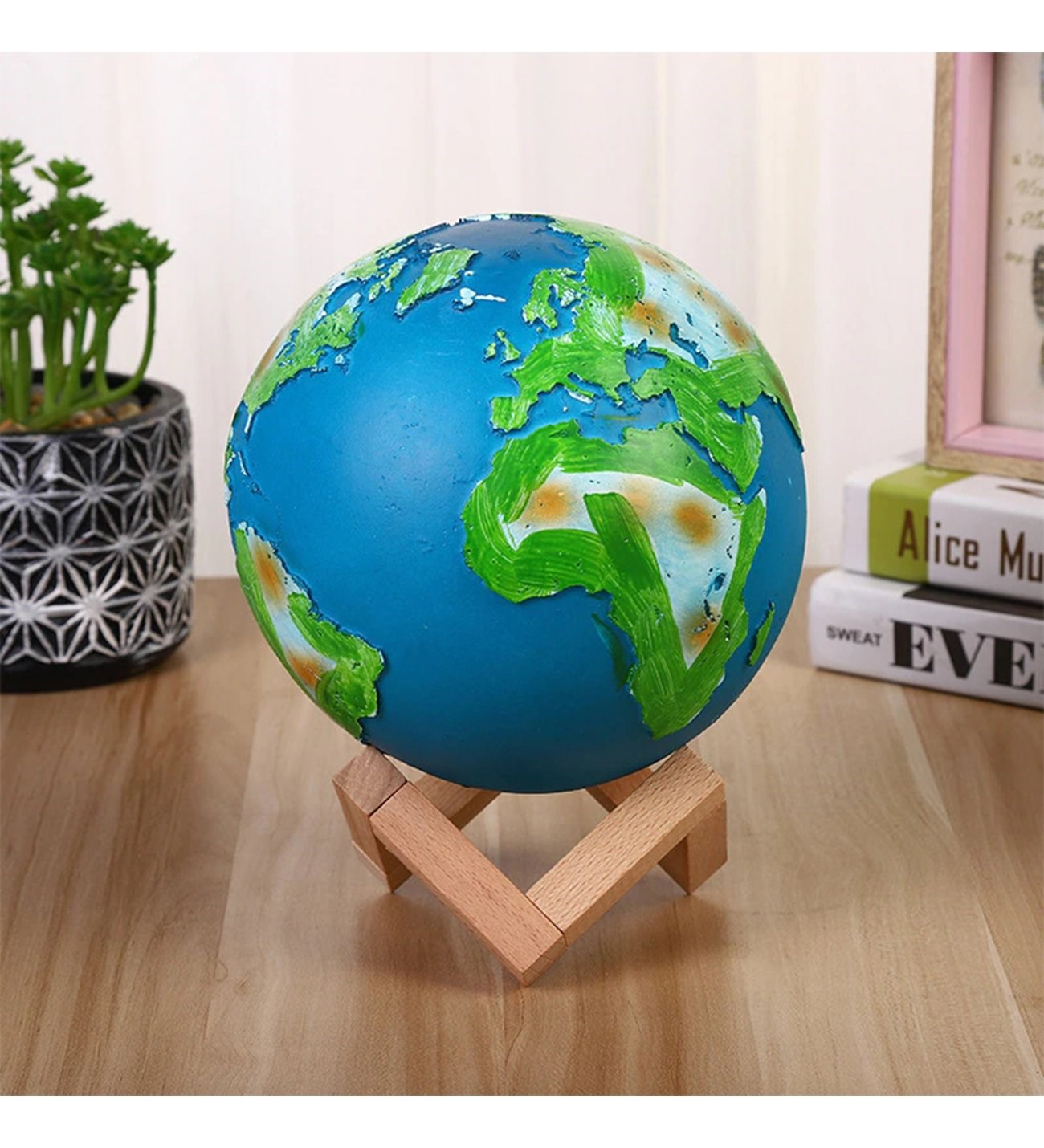 Dekoratif Ahşap Ayaklı 3D Dünya Tasarımlı Gece lambası