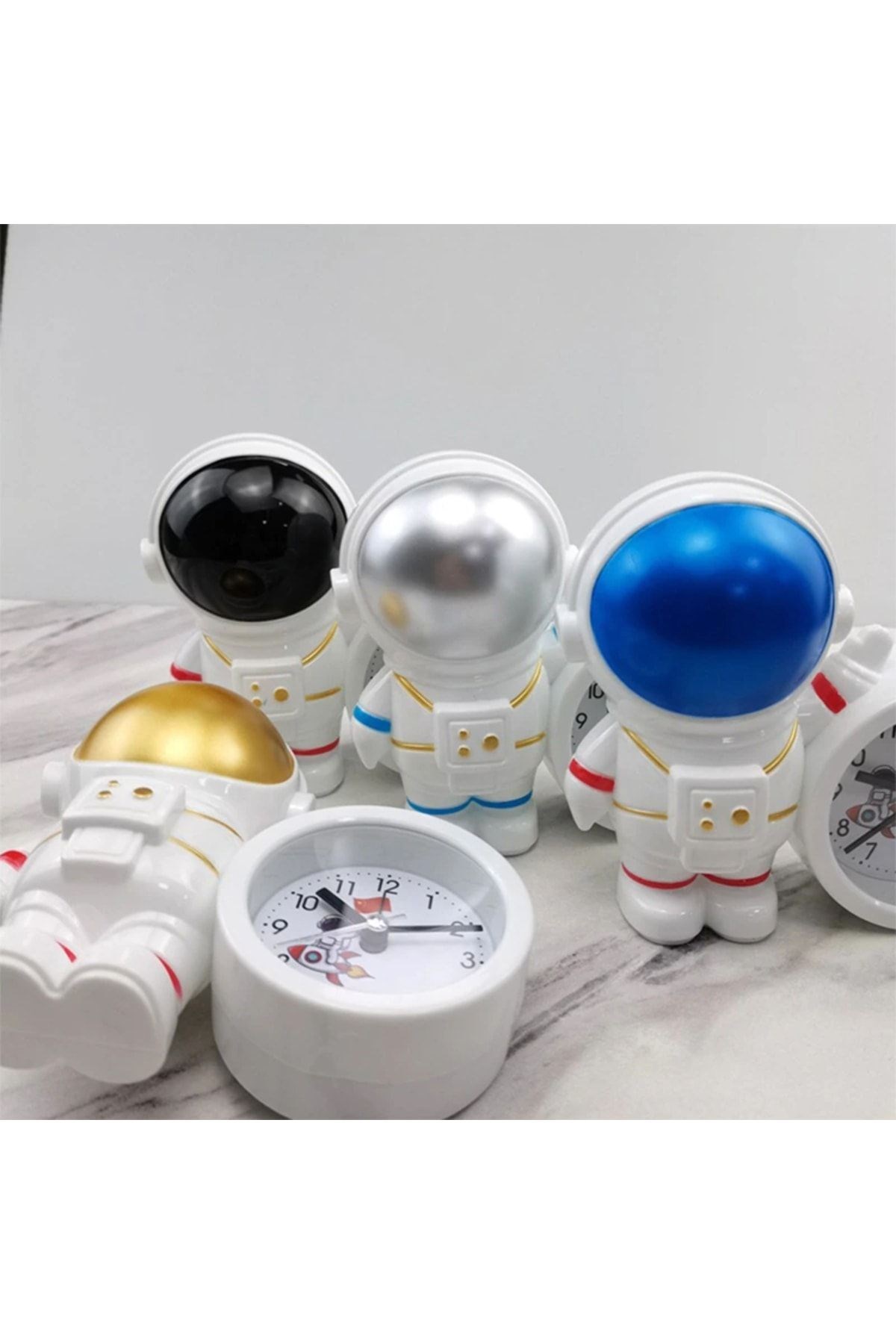 Dekoratif Astronot Tasarımlı Masa Saati