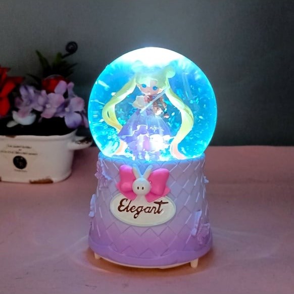 Keman Çalan Kız Temalı Büyük Boy Püskürtmeli Işıklı Ve Müzikli Kar Küresi - Pembe