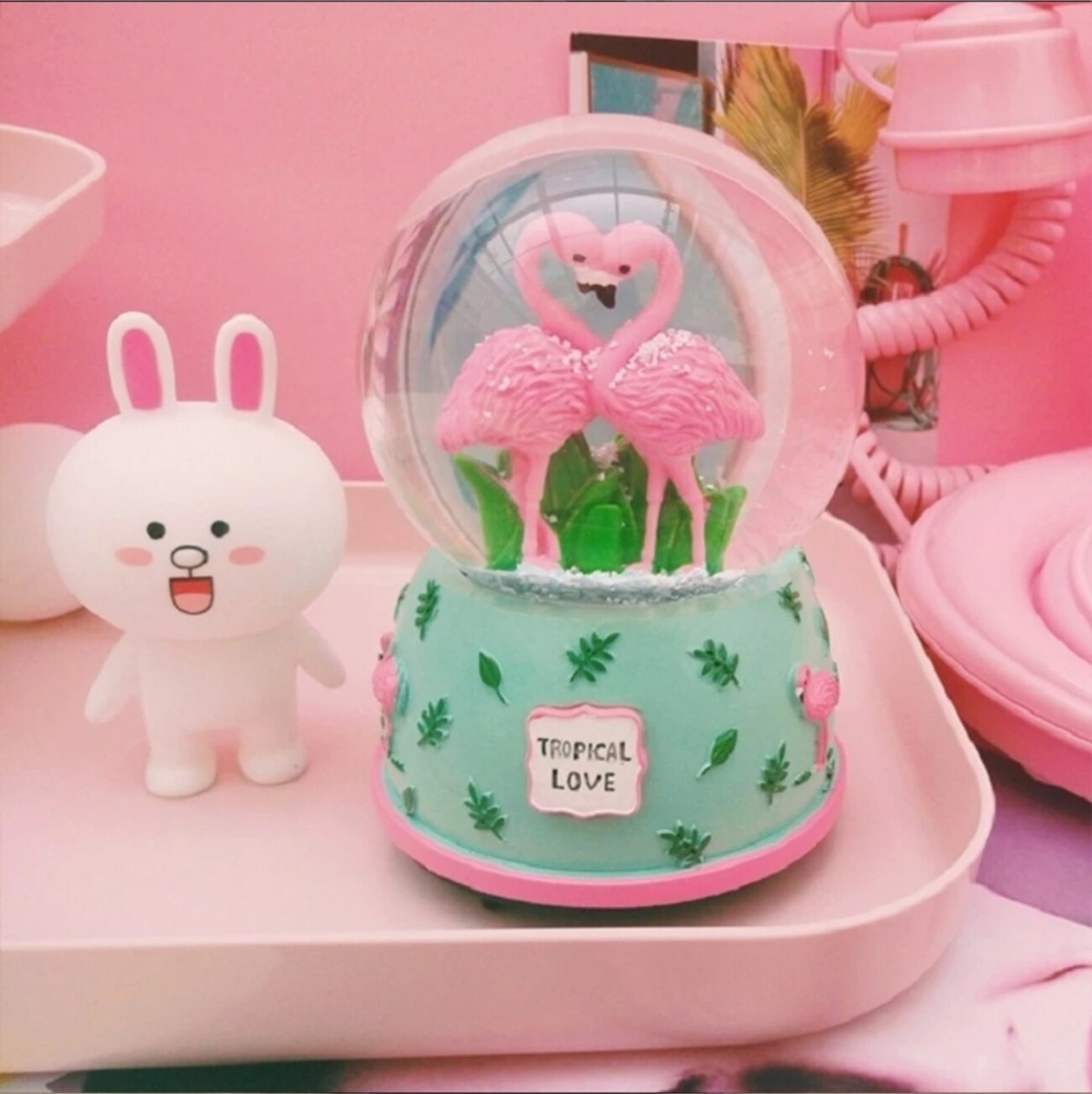 Flamingo Temalı Orta Boy Işıklı Müzikli Kar Küresi