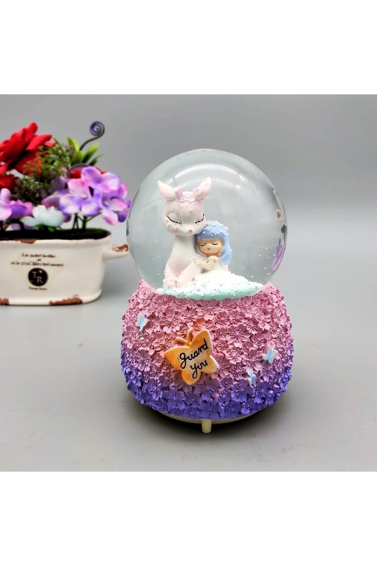 Unicorn Ve Uyuyan Sevimli Kız Işıklı Müzikli Püskürtmeli Büyük Boy Kar Küresi