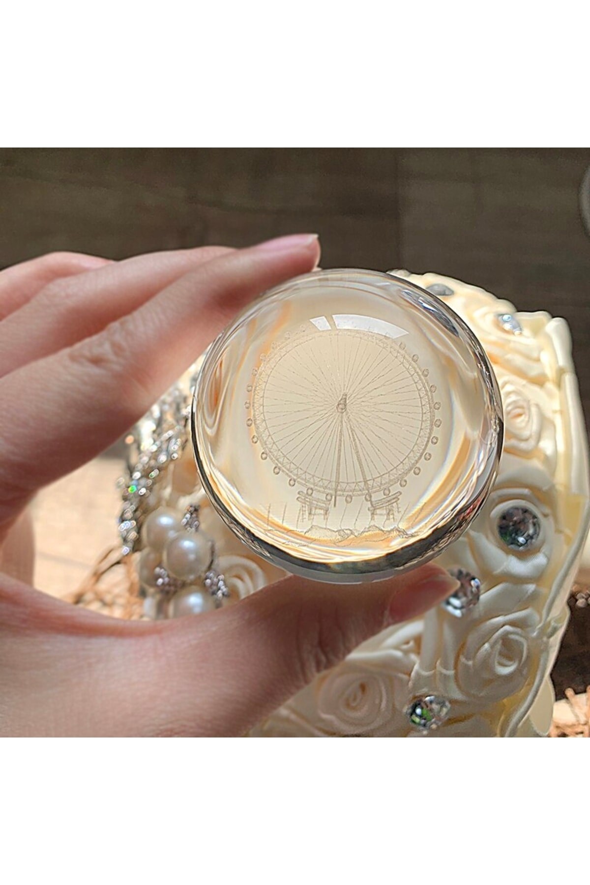 Dekoratif Metal Ayaklı Dönme Dolap 3d Cam Küre