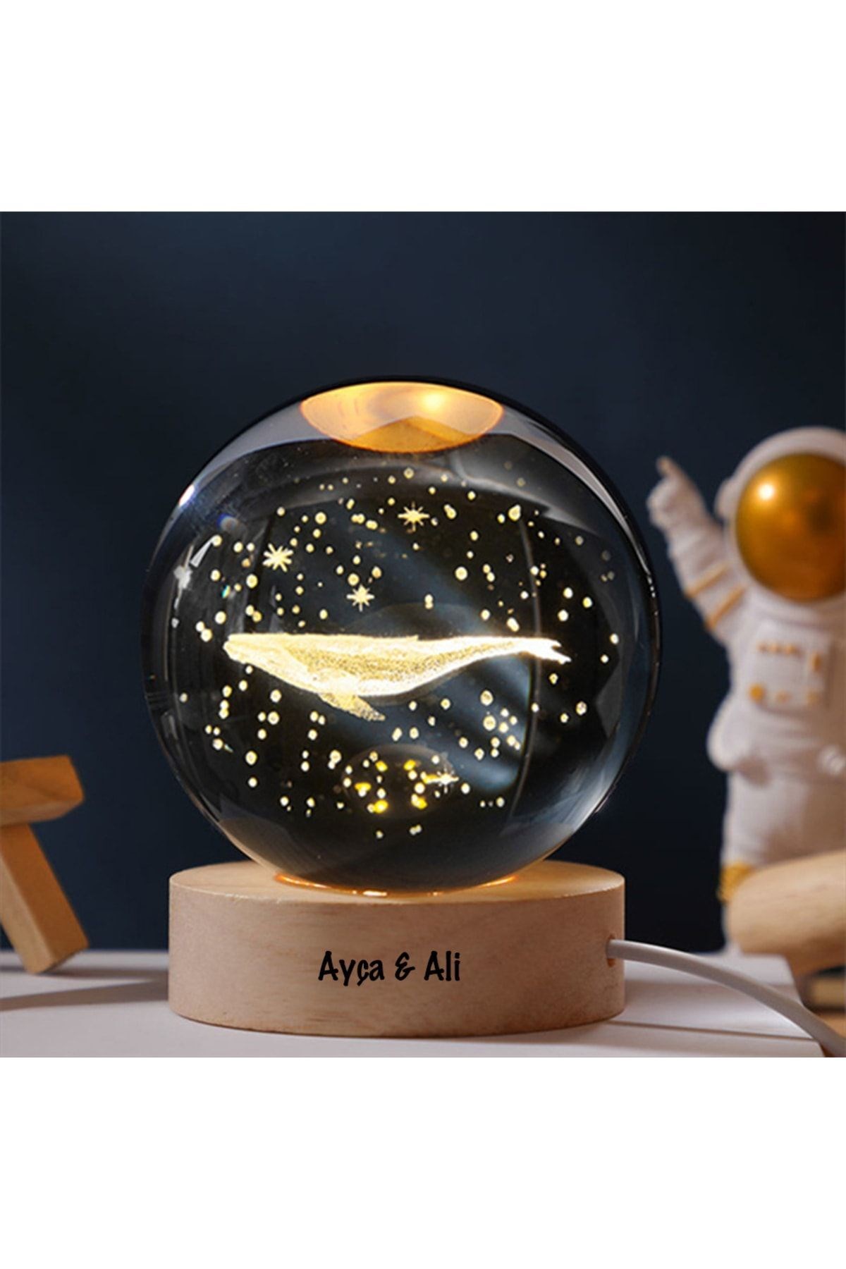 Işıklı Ahşap Kaideli Balina Cam Küre 8cm*6cm