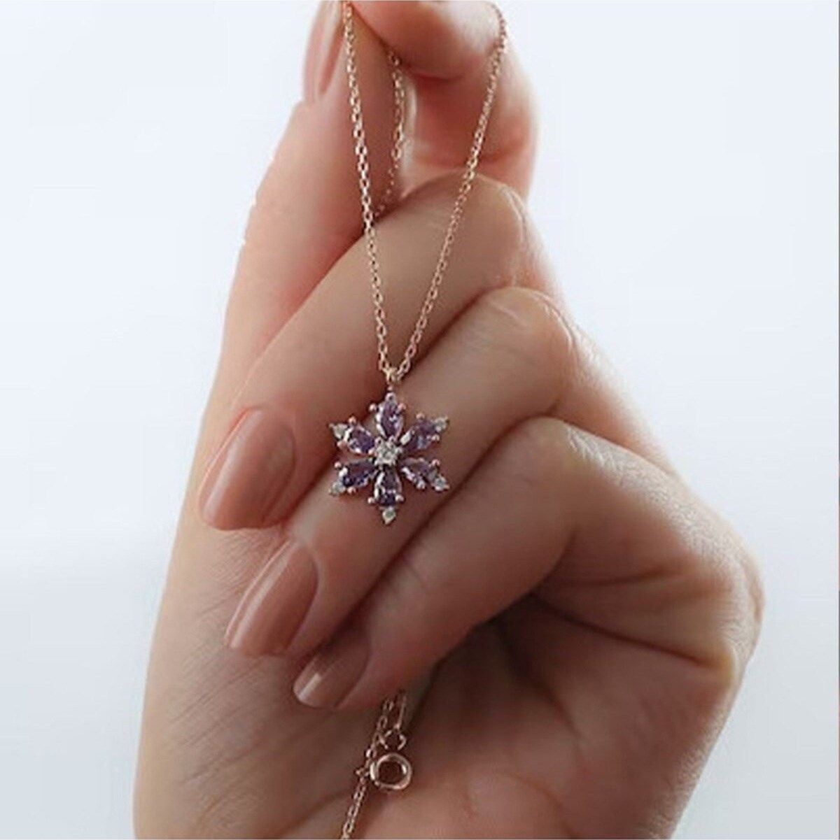 Kişiye Özel Işıklı Ahşap Kaideli Karahindiba Temalı Cam Küre 8 6cm Ve Lotus Çiçeği Kolye