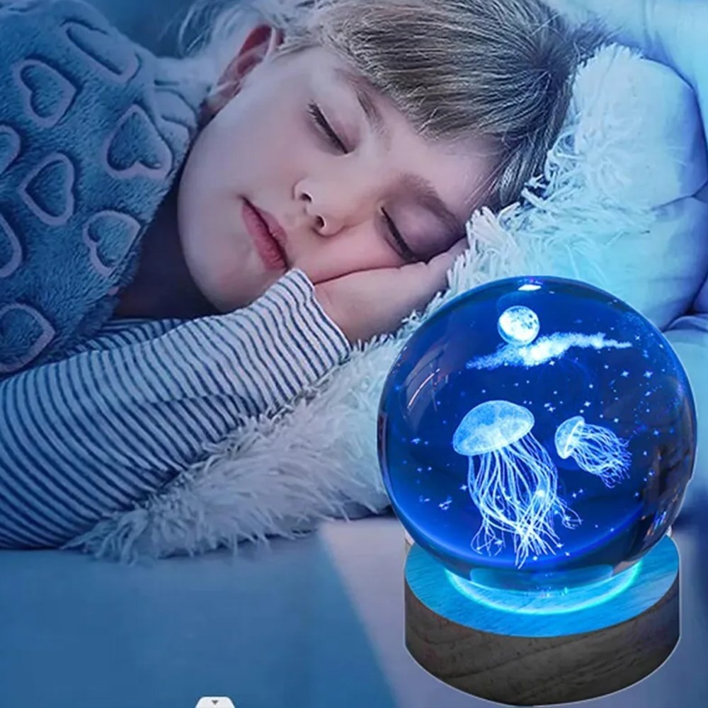 Kişiye Özel Büyük Boy Işıklı Ahşap Kaideli Deniz Anası Temalı Cam Küre 8cm