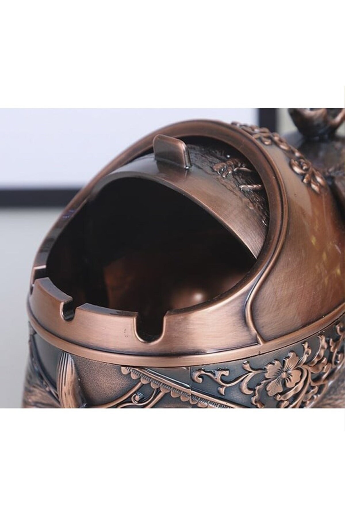 Kapaklı Metal Fil Figürlü Küllük 11*18 Cm
