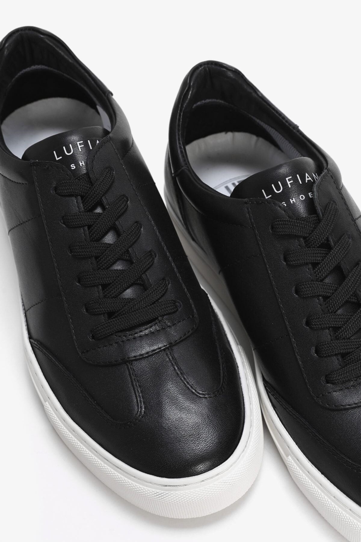 Hakiki Deri Bağcıklı Josef Model Günlük Sneaker Erkek Ayakkabı Siyah Hakiki Deri Bağcıklı Josef Model Günlük Sneaker Erkek Ayakkabı Siyah