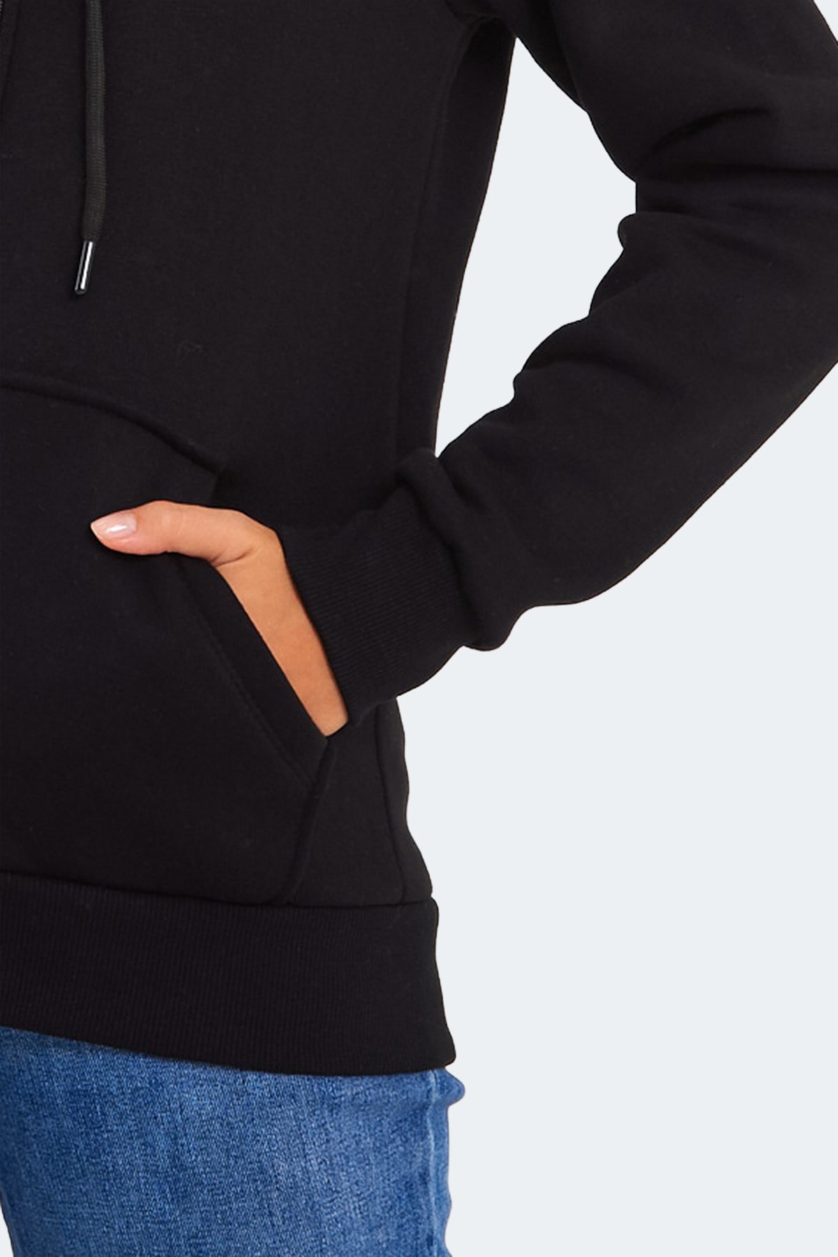 Slazenger KATYA Kadın Fermuarlı Kapüşonlu Cepli Siyah Sweatshirt ST23WK081 Slazenger KATYA Kadın Fermuarlı Kapüşonlu Cepli Siyah Sweatshirt ST23WK081