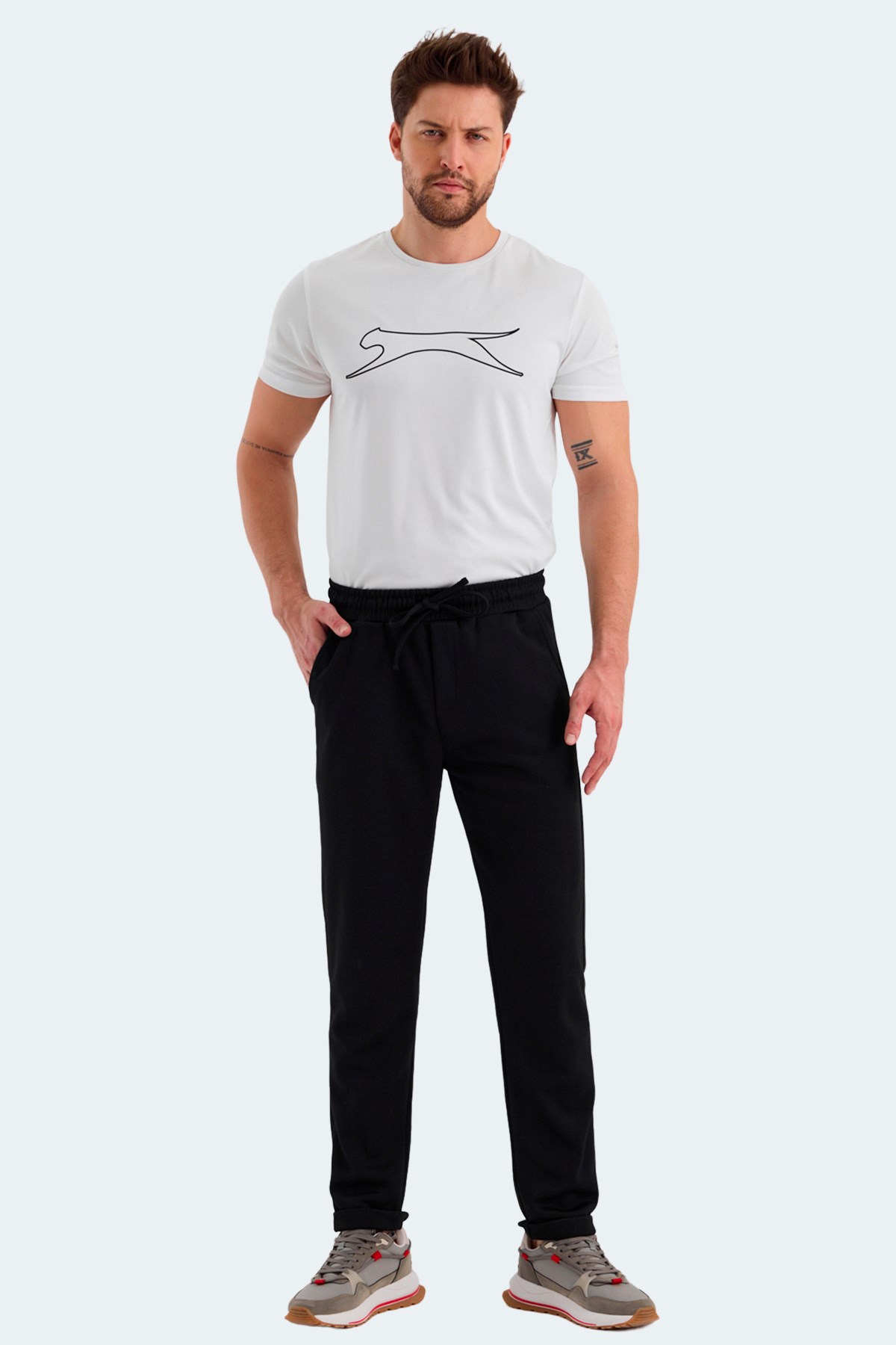 Slazenger NADICA Erkek Cepli Siyah Eşofman Altı ST24PE027 Siyah Slazenger NADICA Erkek Cepli Siyah Eşofman Altı ST24PE027 Siyah