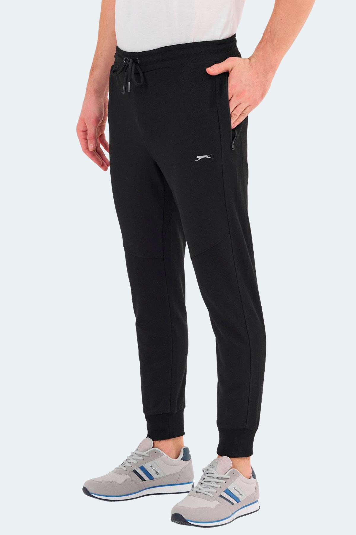 Slazenger PEARCE Erkek Fermuar Cepli Siyah Eşofman Altı ST22PE220 Slazenger PEARCE Erkek Fermuar Cepli Siyah Eşofman Altı ST22PE220