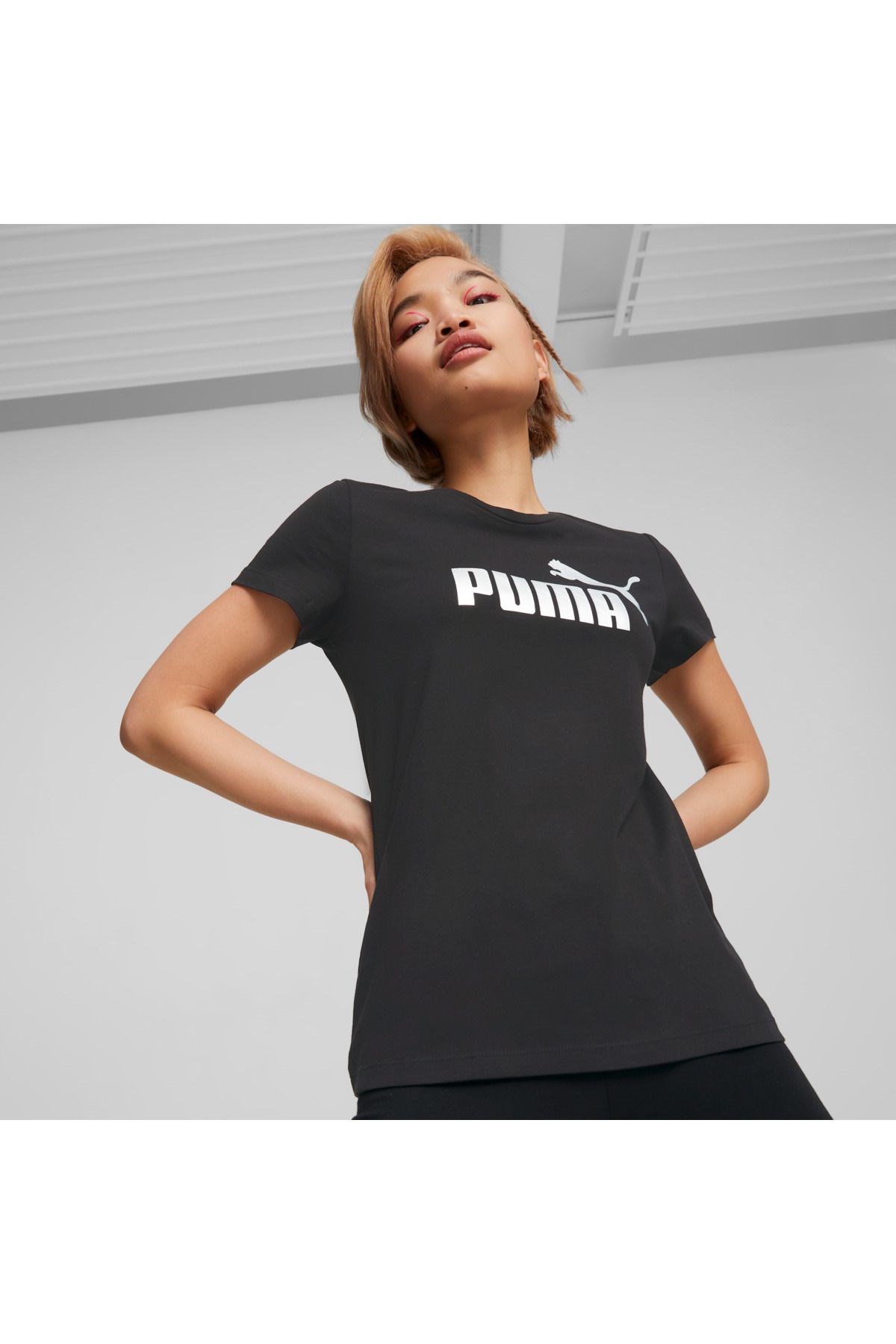 Puma ESS+ Metallic Logo Tee 84830301 Puma ESS+ Metallic Logo Tee 84830301