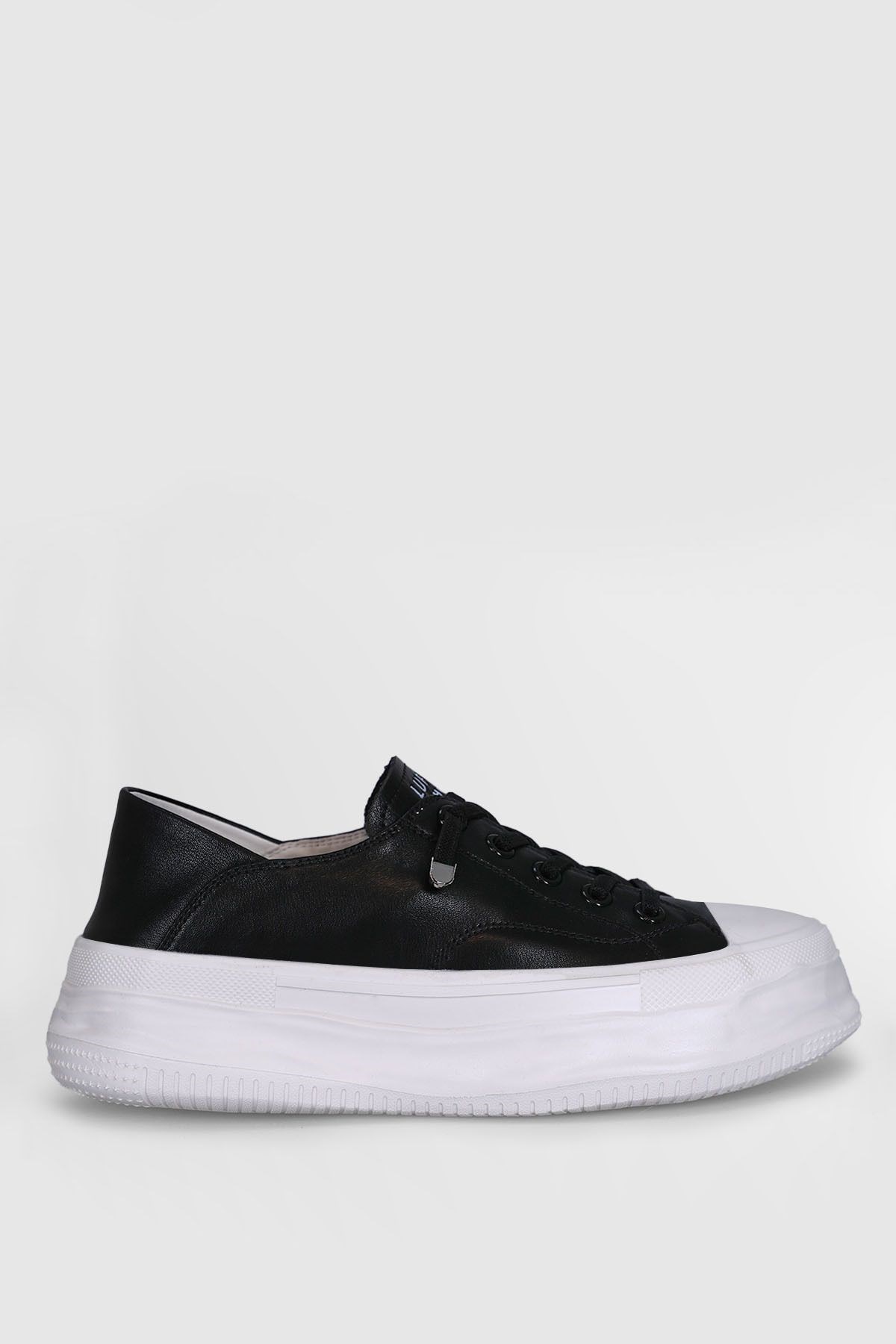 Hakiki Deri Bağcıklı Siyah Beyaz Kadın Sneaker Lufian Annabel Siyah Beyaz Sneaker Hakiki Deri Bağcıklı Siyah Beyaz Kadın Sneaker Lufian Annabel Siyah Beyaz Sneaker