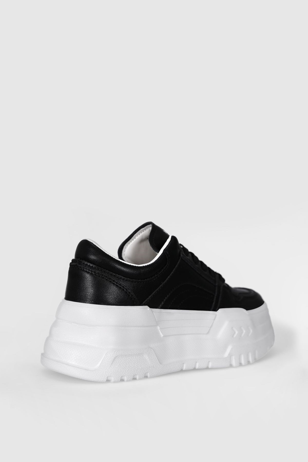 Hakiki Deri Darla Model Bağcıklı Günlük Kadın Sneaker Siyah Ayakkabı Hakiki Deri Darla Model Bağcıklı Günlük Kadın Sneaker Siyah Ayakkabı