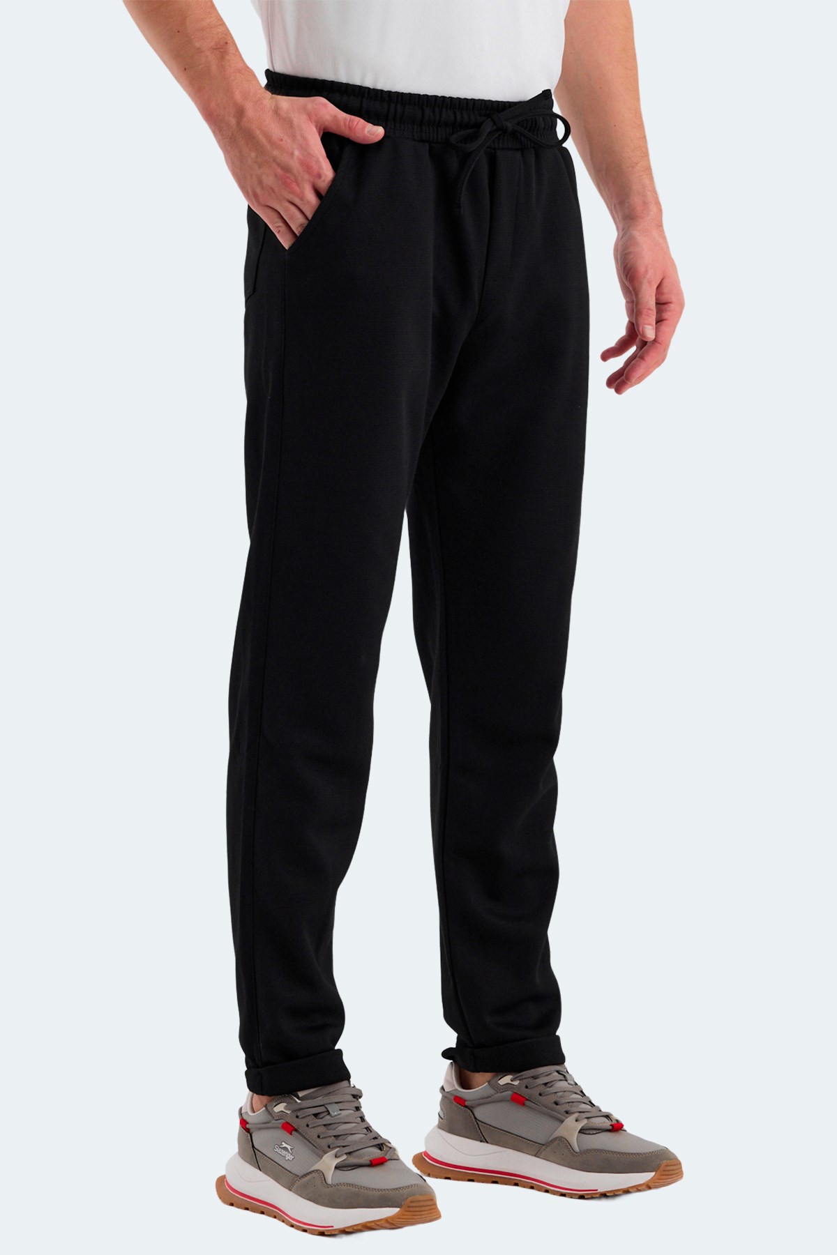 Slazenger NADICA Erkek Cepli Siyah Eşofman Altı ST24PE027 Siyah Slazenger NADICA Erkek Cepli Siyah Eşofman Altı ST24PE027 Siyah