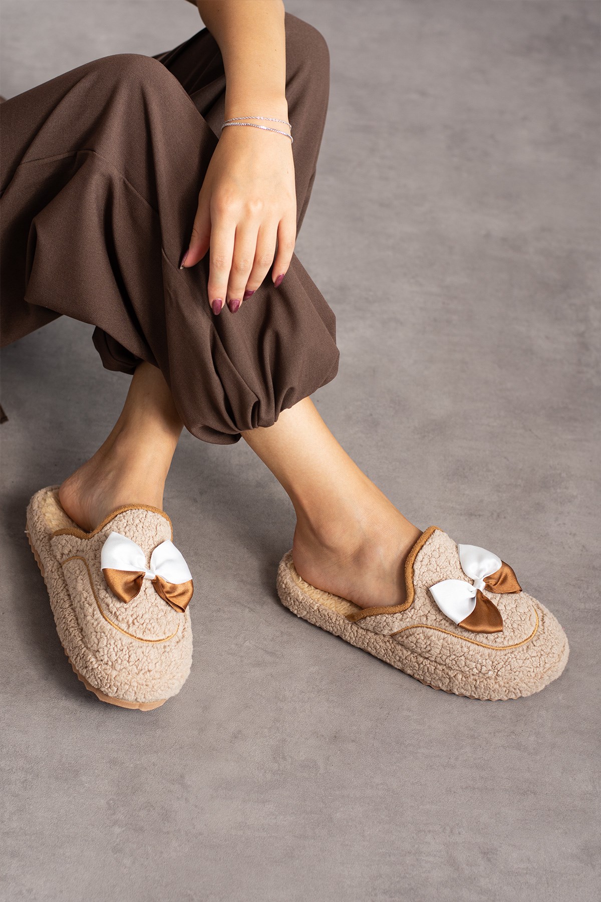 İncim Comfy Kahverengi Kadın Panduf Ev Terliği Rahat Kışlık Hediyelik Çeyizlik Misafir Terliği İncim Comfy Kahverengi Kadın Panduf Ev Terliği Rahat Kışlık Hediyelik Çeyizlik Misafir Terliği