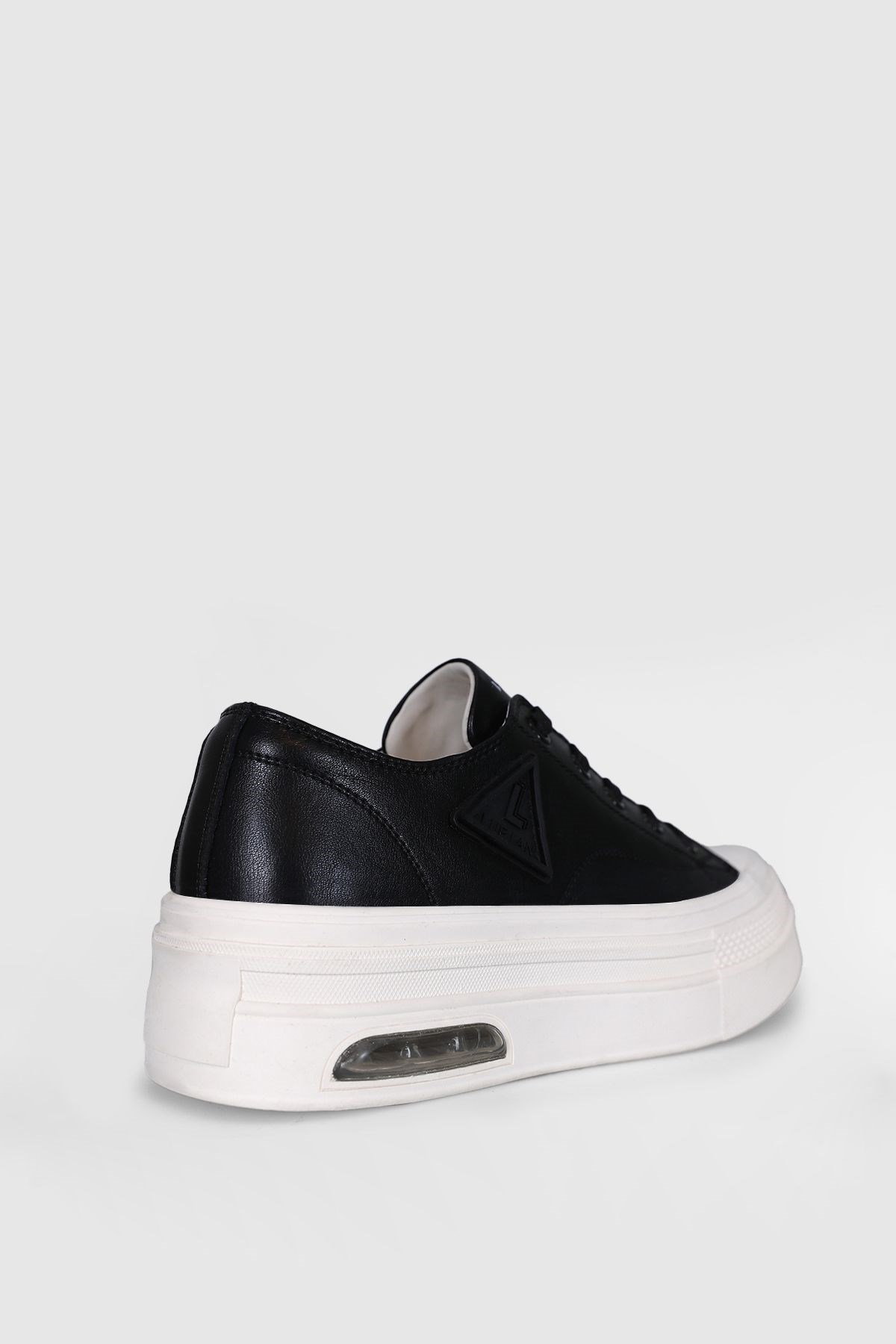 Hakiki Deri Bağcıklı Perla Siyah Günlük Kadın Sneaker Siyah Ayakkabı Hakiki Deri Bağcıklı Perla Siyah Günlük Kadın Sneaker Siyah Ayakkabı