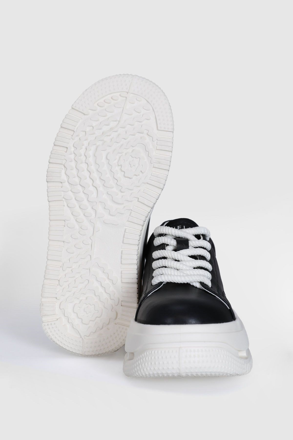 Hakiki Deri Bağcıklı Agatha Modeli Günlük Kadın Sneaker Siyah Beyaz Ayakkabı