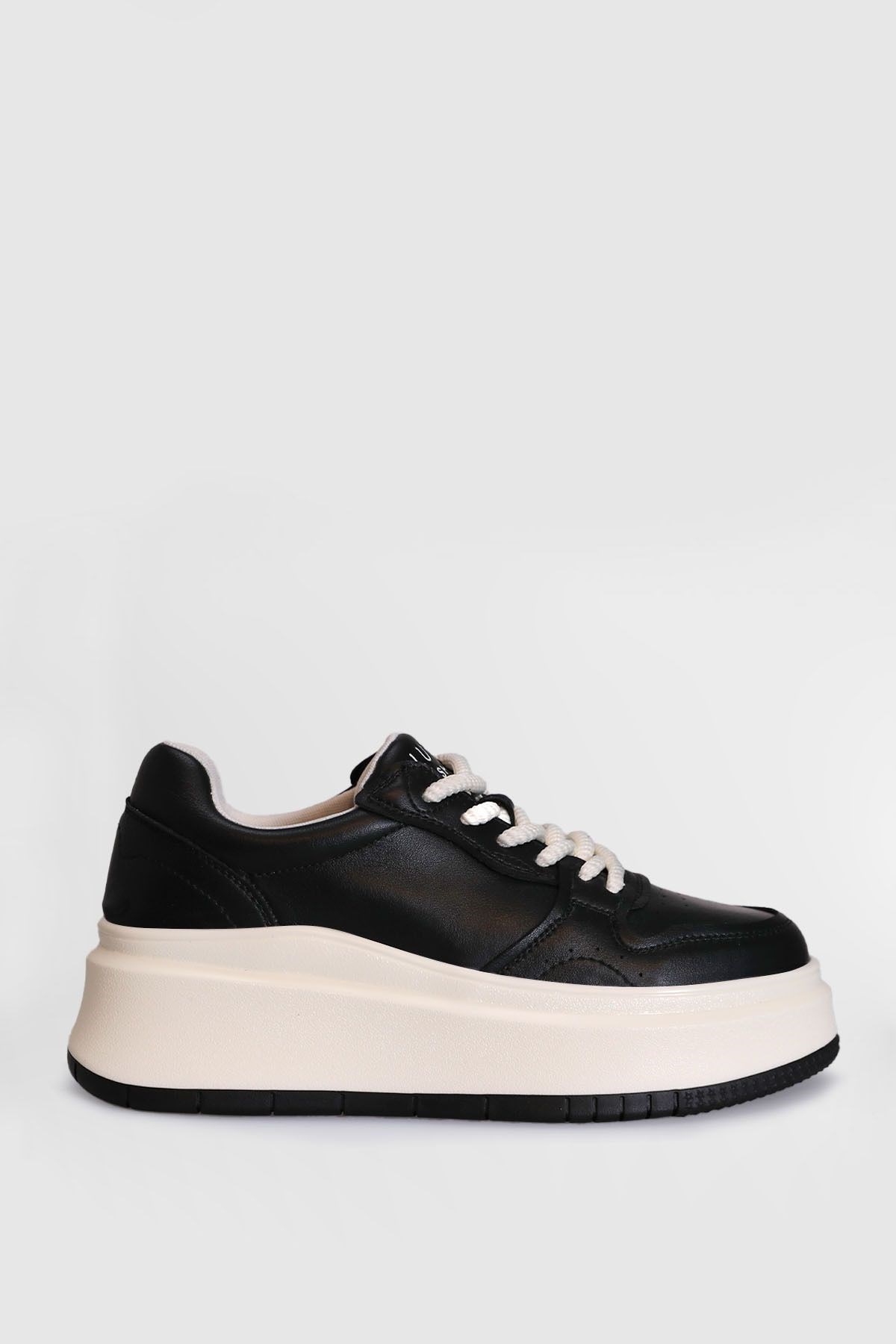 Hakiki Deri Laura Bağcıklı Kadın Sneaker Ayakkabı Siyah Sneaker Hakiki Deri Laura Bağcıklı Kadın Sneaker Ayakkabı Siyah Sneaker