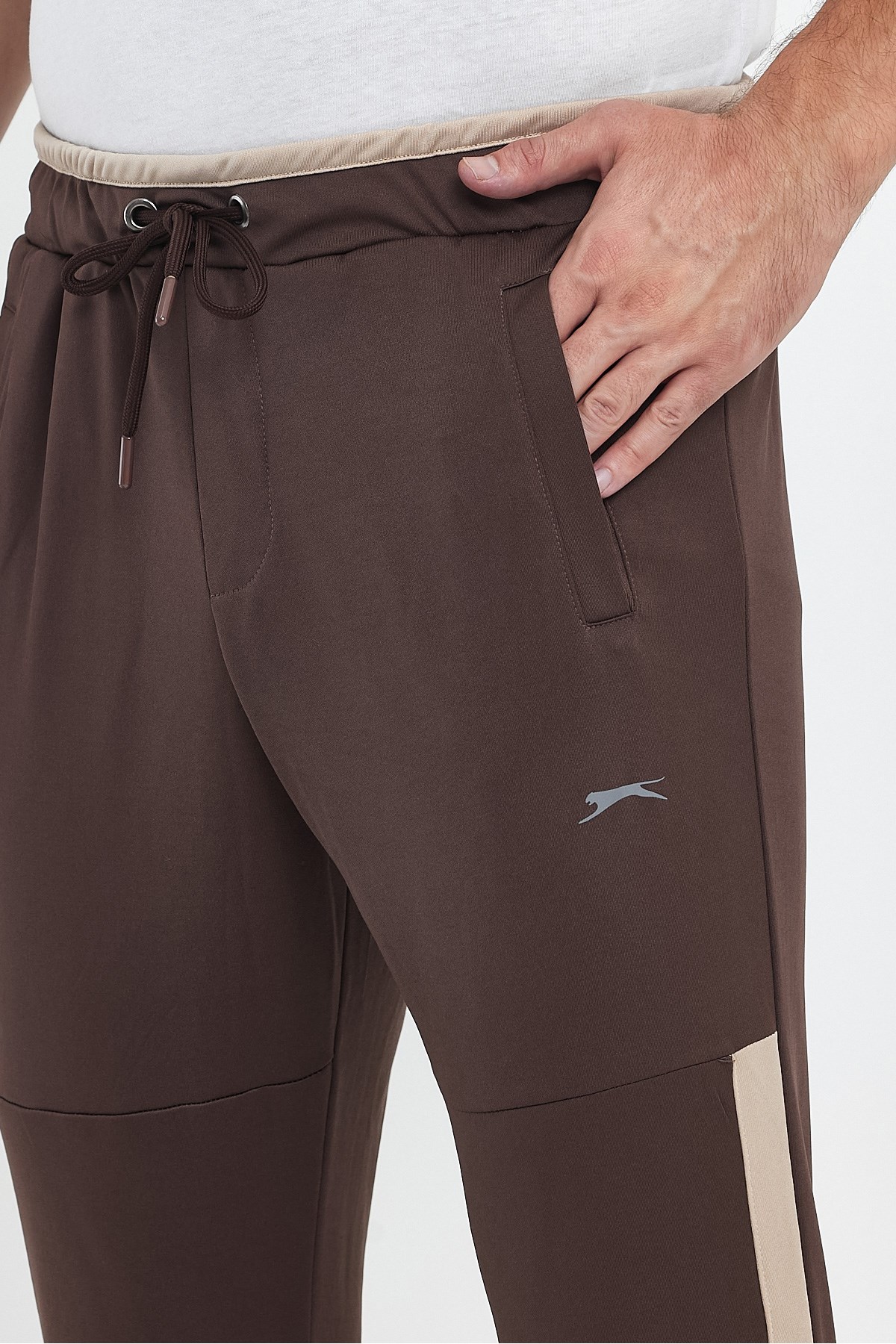 Slazenger OXFORD I Erkek Fermuar Cepli Kahve Eşofman Altı ST10PE115 Slazenger OXFORD I Erkek Fermuar Cepli Kahve Eşofman Altı ST10PE115