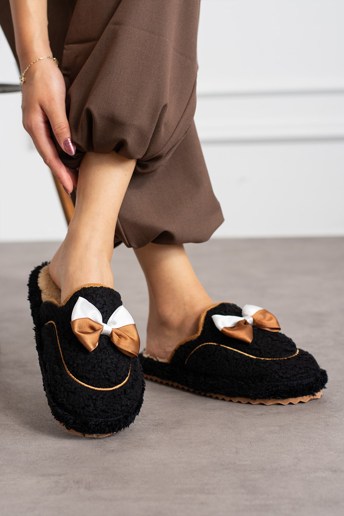 İncim Comfy Siyah Kadın Panduf Ev Terliği Rahat Kışlık Hediyelik Çeyizlik Misafir Terliği İncim Comfy Siyah Kadın Panduf Ev Terliği Rahat Kışlık Hediyelik Çeyizlik Misafir Terliği