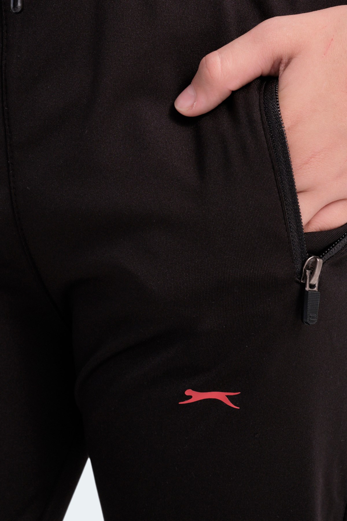 Slazenger NOON Kız Çocuk Eşofman Takımı Siyah / Kırmızı ST24EC015 Slazenger NOON Kız Çocuk Eşofman Takımı Siyah / Kırmızı ST24EC015
