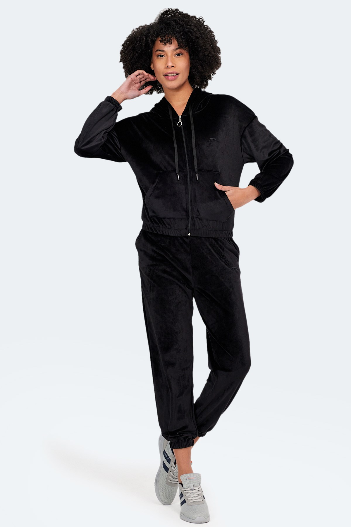 Slazenger VOTE IN Kadın Fermuarlı Kapüşonlu Cepli Siyah Eşofman Takımı ST23EK099 Siyah Slazenger VOTE IN Kadın Fermuarlı Kapüşonlu Cepli Siyah Eşofman Takımı ST23EK099 Siyah