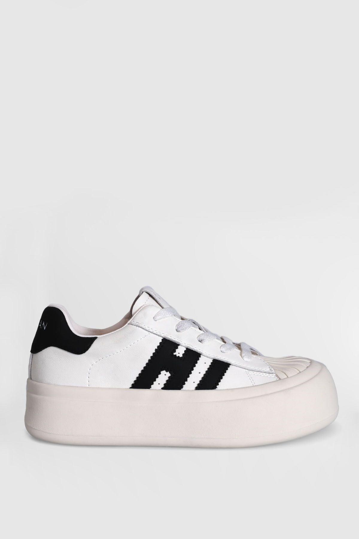 Hakiki Deri Amanda Model Bağcıklı Kadın Sneaker Beyaz Ayakkabı