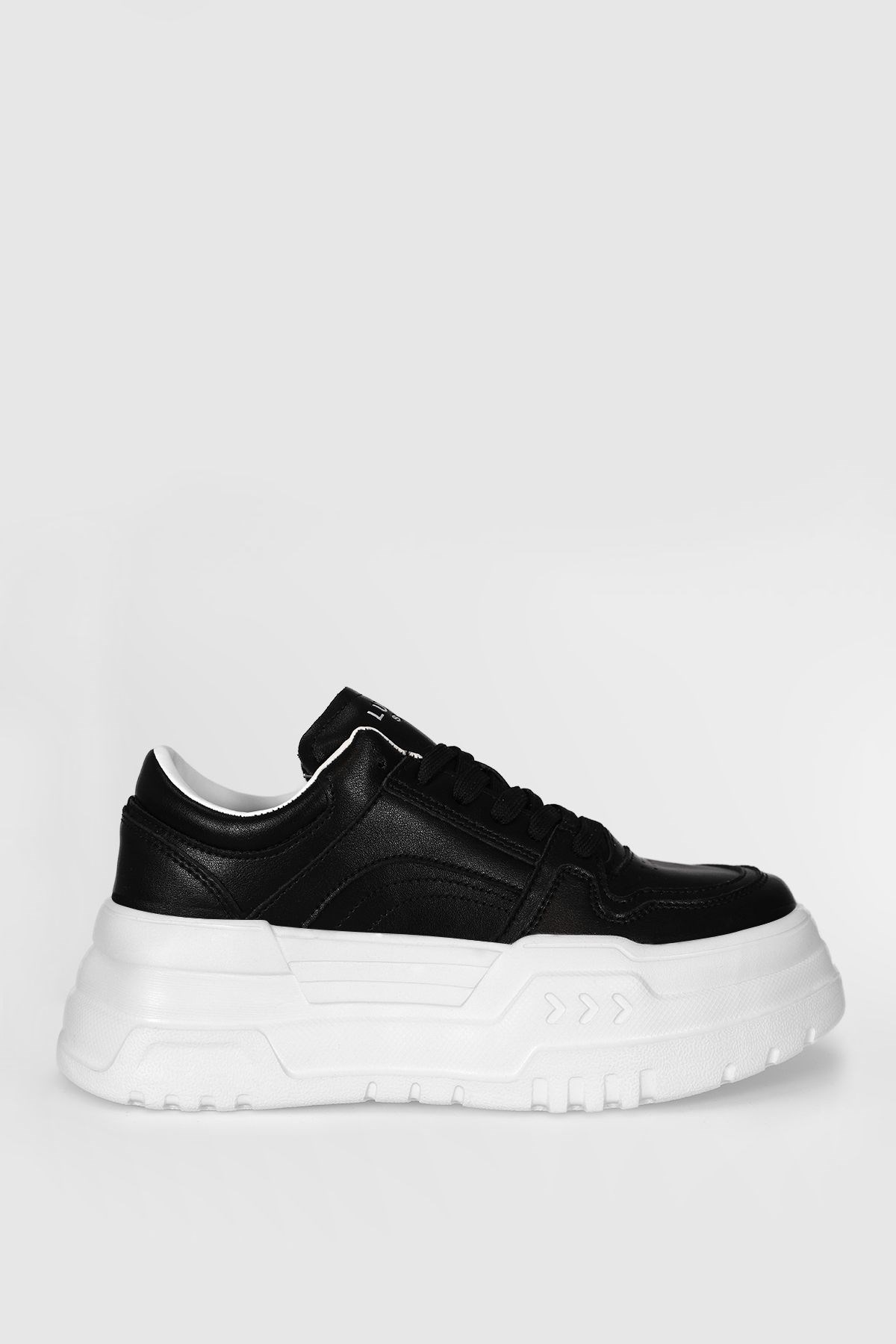 Hakiki Deri Darla Model Bağcıklı Günlük Kadın Sneaker Siyah Ayakkabı Hakiki Deri Darla Model Bağcıklı Günlük Kadın Sneaker Siyah Ayakkabı